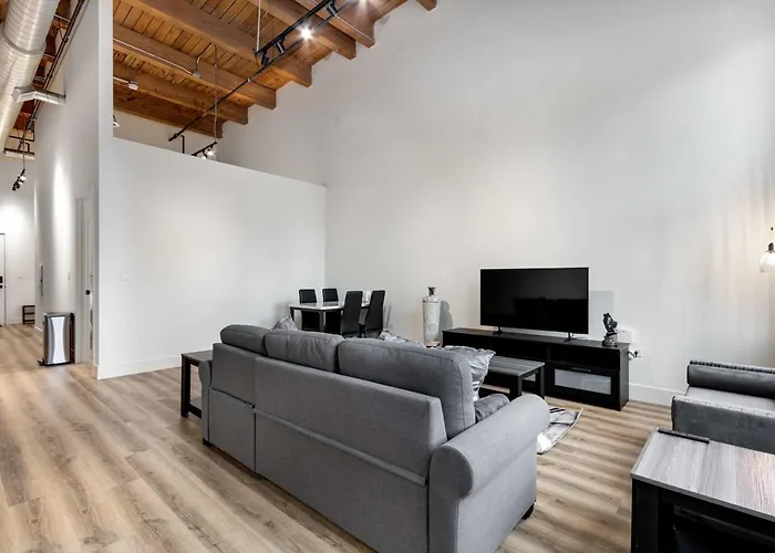 Apartment River North Rooftop With In And Out Parking 6 *