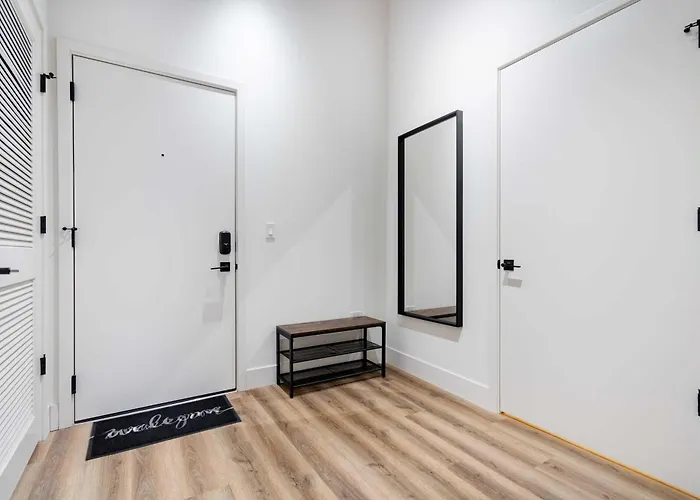 River North Rooftop With In And Out Parking 6 Apartment *